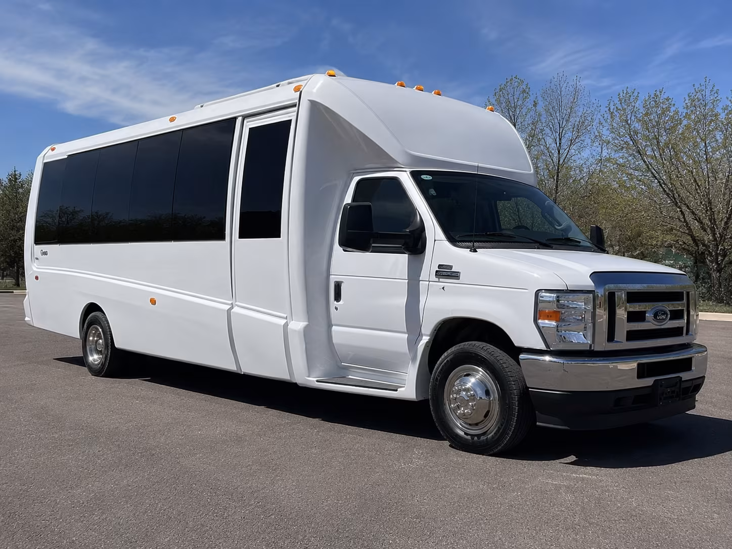 Dallas Winery Tour & Pub Crawl Transportation party bus exterior